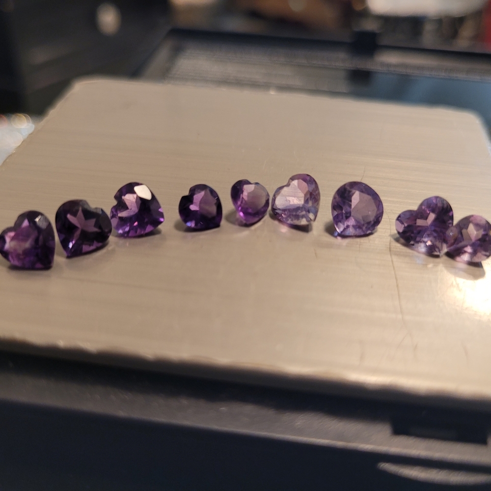 Chic Purple Heart Gemstone Ring